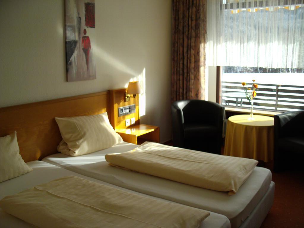 Hotel Rheingold Garni Titisee-Neustadt Chambre photo